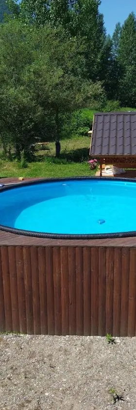 Vikendica Mihic，位于兹沃尔尼克的酒店