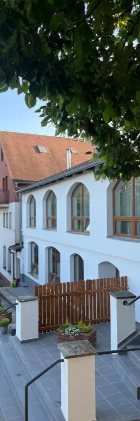 Restaurace a penzion U svaté Barbory，位于Řehlovice的酒店