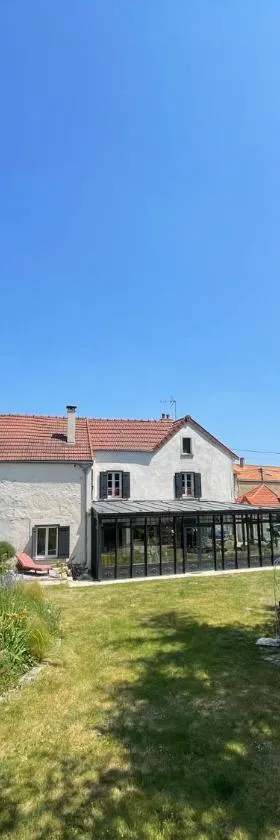 La demeure de Liers，位于圣热讷维耶夫代布瓦的酒店