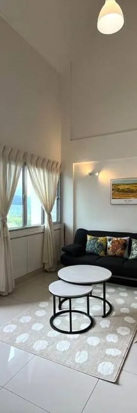 The Van Gogh Loft at Selesa Hillhomes，位于武吉丁宜的酒店