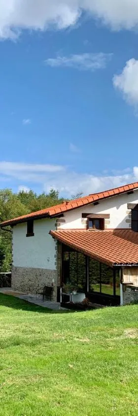 Bidegurutzeta landetxea，位于乌尔涅塔的酒店