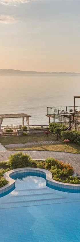 Blue Bay Halkidiki，位于阿菲托斯的酒店
