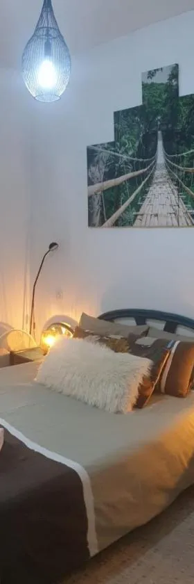 Chambre cosy entre mer et montagne，位于亚斯凯恩的酒店