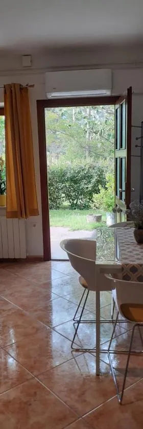Apartman Dani，位于Dražice的酒店