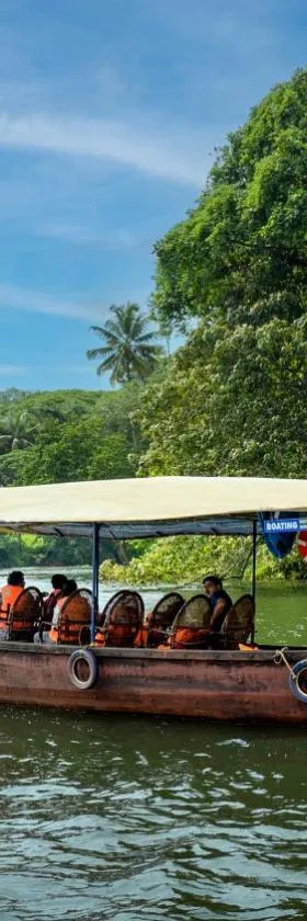 Munkudil Ayurveda & Yoga Retreat，位于Kuttampuzha的酒店