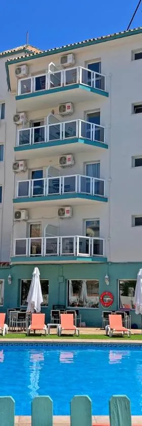 Moon Dreams Fuengirola，位于福恩吉罗拉的酒店