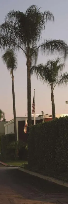 蒙罗维亚希尔顿逸林酒店 - 帕萨迪纳区，位于蒙罗维亚的酒店