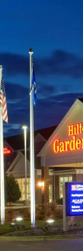 Hilton Garden Inn Milwaukee Northwest Conference Center，位于密尔沃基的酒店