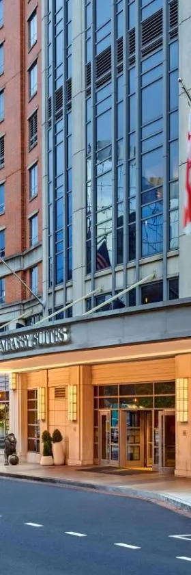 Embassy Suites by Hilton Washington DC Convention Center，位于华盛顿的酒店