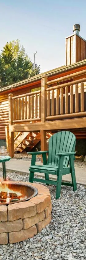 EASY LIVIN - SECLUDED FAMILY LOG CABIN，位于赛维尔维尔的酒店