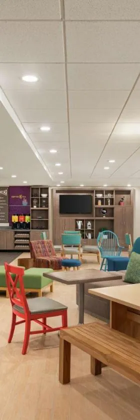 Home2 Suites by Hilton Woodbridge Potomac Mills，位于伍德布里奇的酒店