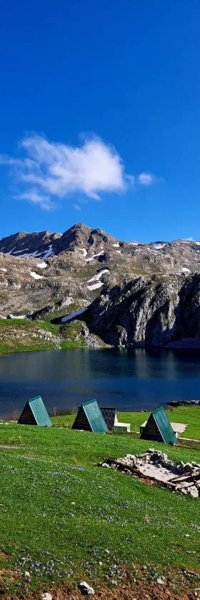 Kapetanovo jezero, Mountain cottage Captain's Lake，位于科拉欣的酒店