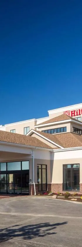 匹兹堡机场希尔顿花园酒店，位于月球乡的酒店