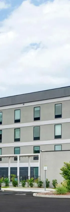 Home2 Suites Pensacola I-10 At North Davis Hwy，位于彭萨科拉的酒店
