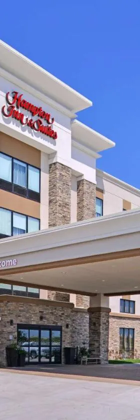 阿尔图纳 - 得梅因希尔顿汉普顿酒店，位于阿尔图纳的酒店