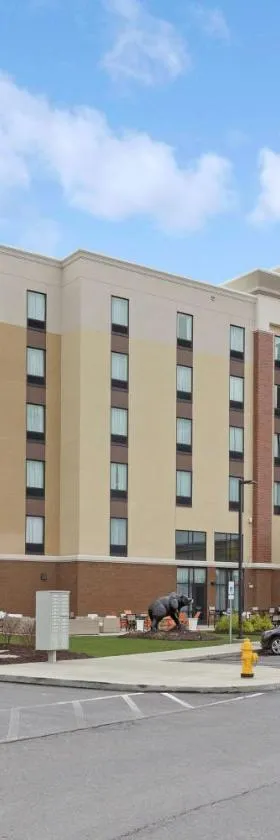 Hampton Inn & Suites Morgantown / University Town Centre，位于摩根敦的酒店