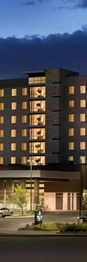 Embassy Suites By Hilton San Antonio Landmark，位于圣安东尼奥的酒店
