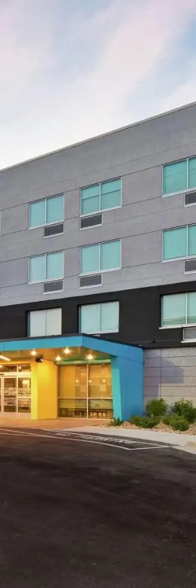 盐湖城机场希尔顿Tru酒店，位于盐湖城的酒店