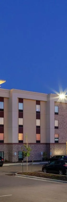 Hampton Inn & Suites Overland Park South，位于Stanley的酒店