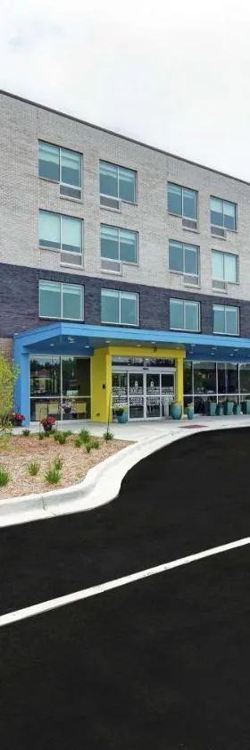 Tru By Hilton Grand Rapids Airport，位于肯特伍德的酒店