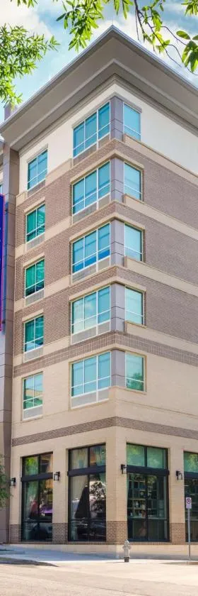 Hampton Inn & Suites Atlanta Decatur/Emory，位于迪凯特的酒店