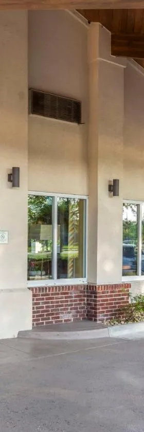Spark By Hilton Wilmington Carolina Beach Rd，位于威尔明顿的酒店