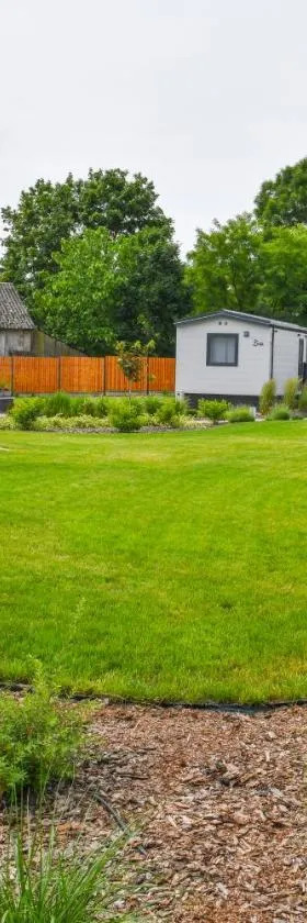 Barszczówka - domki, basen podgrzewany, prawdziwe jacuzzi, sauna infrared i inne atrakcje na Podlasiu，位于Kłyżówka的酒店
