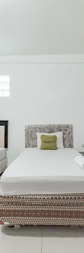 Urbanview Hotel 99 Syariah Banjarbaru by RedDoorz，位于Martapura的酒店