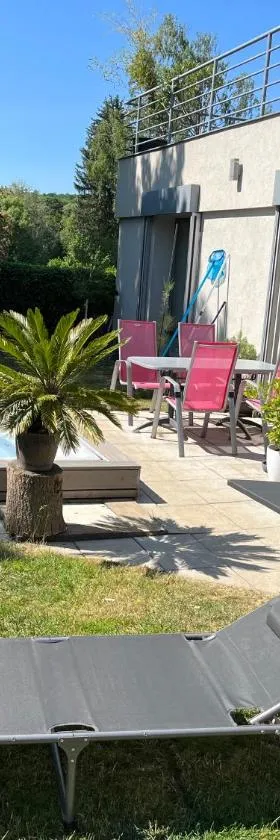 Apartmán s wellness službami，位于Čerčany的酒店