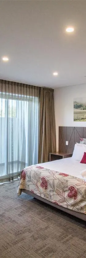Young Federation Motor Inn and Services Club，位于扬的酒店