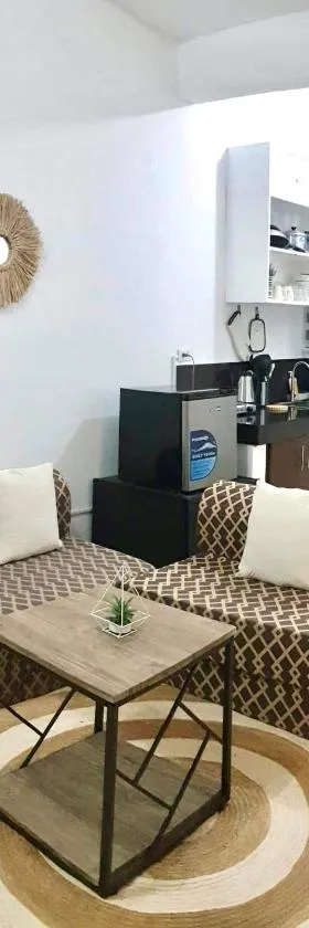 Rockmelon Guest House，位于Mabalacat的酒店