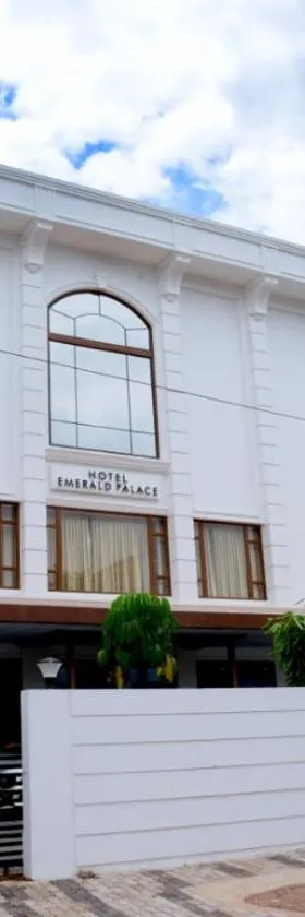 HOTEL EMERALD PALACE，位于Kottiyam的酒店