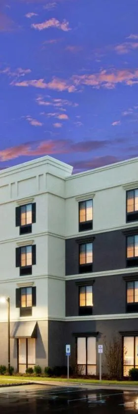 Home2 Suites by Hilton Long Island Brookhaven，位于Yaphank的酒店