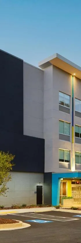 Tru By Hilton Atlanta Northlake Parkway, Ga，位于亚特兰大的酒店