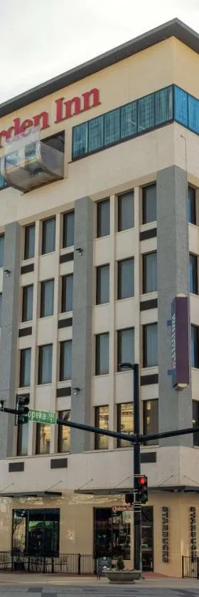 Hilton Garden Inn Wichita Downtown, Ks，位于威奇托的酒店
