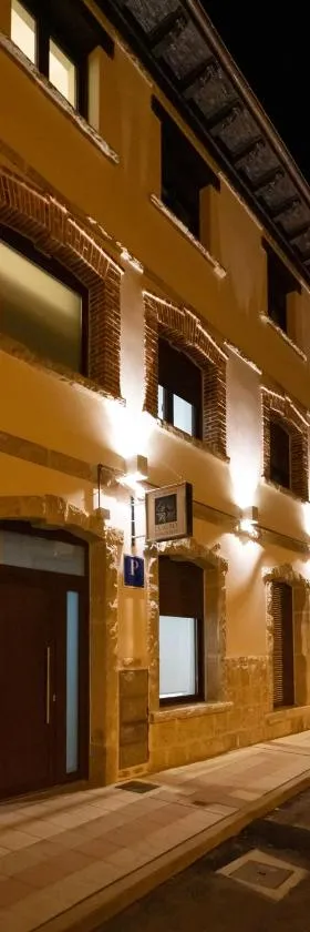 alojamiento cuatro estaciones，位于La Pola de Gordón的酒店