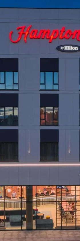 Hampton By Hilton Poznan Swarzedz，位于斯瓦任兹的酒店