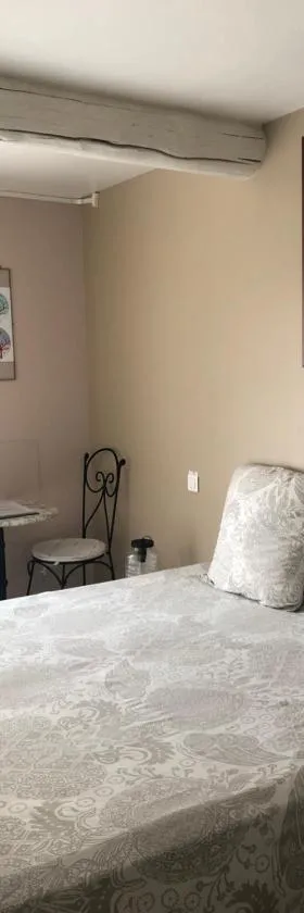 Eyragues suite parentale，位于埃瑞兹的酒店