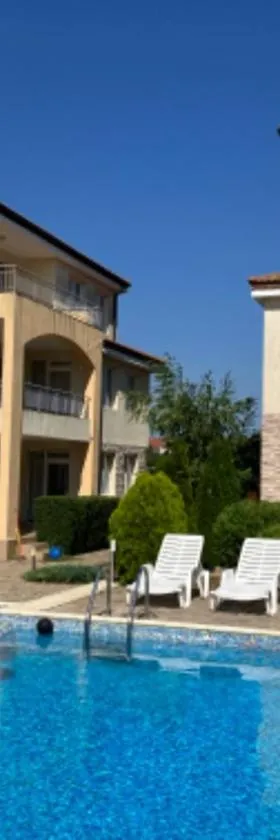 Holiday Apartments 4 Bozhurets Kavarna Bulgaria，位于Bozhurets的酒店