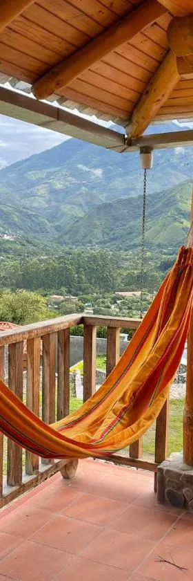 Vistabamba Ecuadorian Mountain Hostel，位于比尔卡班巴的酒店
