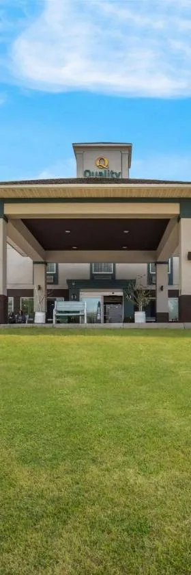 Quality Inn & Suites Chambersburg，位于钱伯斯堡的酒店
