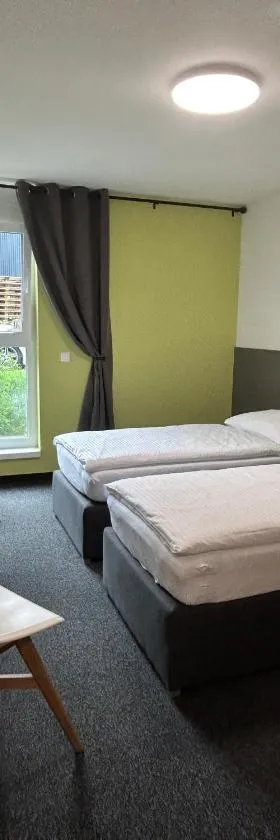 Office Base Bad Vöslau MOTEL，位于巴特弗斯劳的酒店