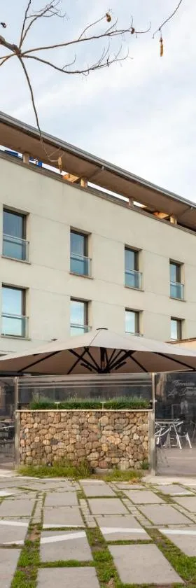赫罗纳帕劳酒店，位于桑特朱丽亚德拉米斯的酒店