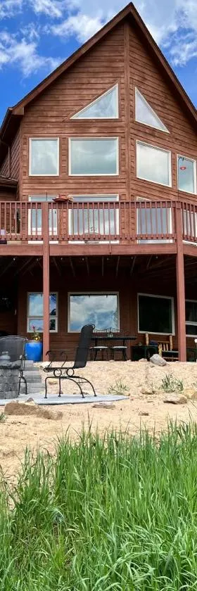 Meandering Moose Apartment Vacation Rental，位于布莱克霍克的酒店