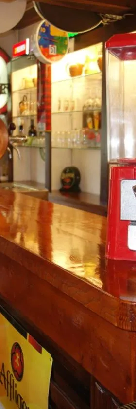 Au Moulin des Prés - Gîte 15 couchages au bord de l'eau，位于Croissy-sur-Celle的酒店