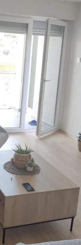 Cozy apartment with mountain view，位于Makedonska Kamenica的酒店