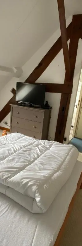 Appartement village médiéval，位于Parnac的酒店