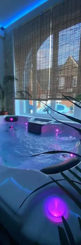 L’oasis spa，位于Quiévrechain的酒店