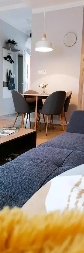 Shine Apartman，位于赛特古特哈德的酒店