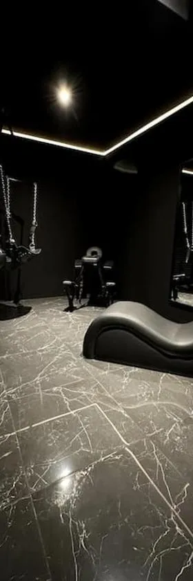 BDSM TanTra Love Room & SPA，位于米拉马斯的酒店